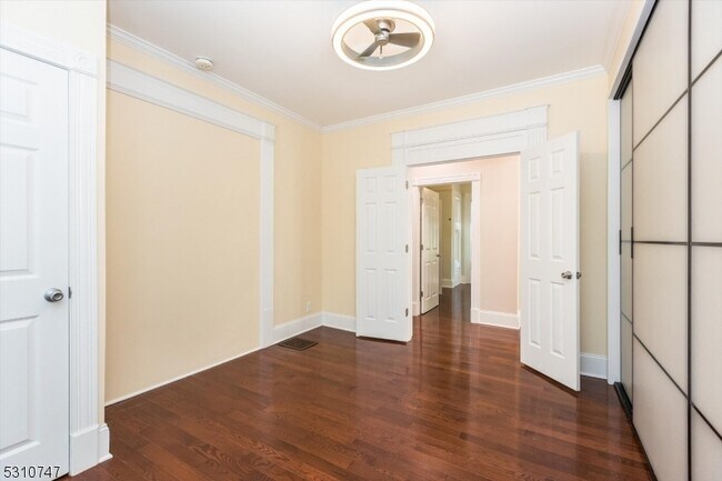 Building Photo - 121 Midland Ave