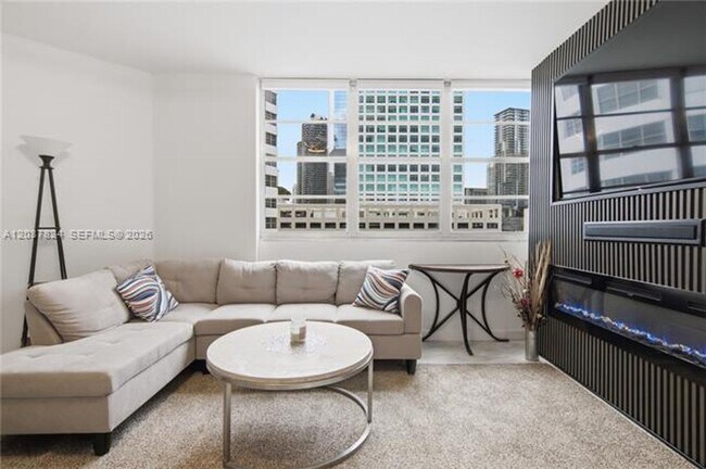 Building Photo - 801 Brickell Bay Dr