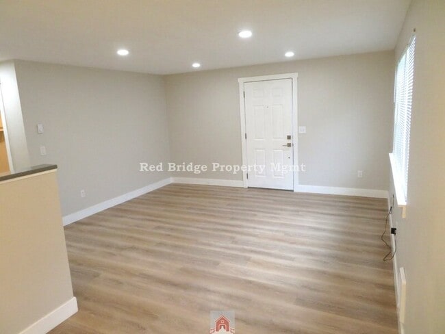 Building Photo - 4580 SW 196th Ave