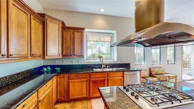 Building Photo - 348 Hanbury Manor Ln