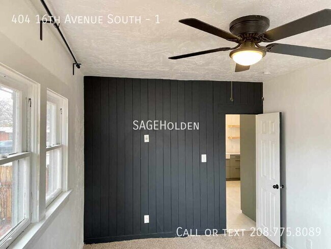 Building Photo - 404 16th Ave S