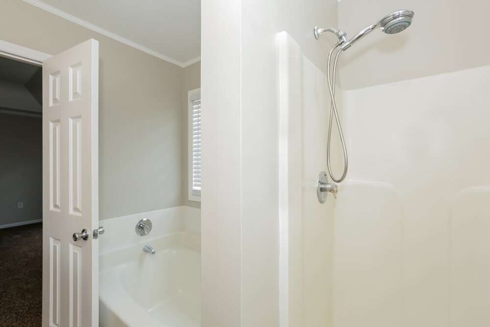 Building Photo - 310 Tamarack Dr