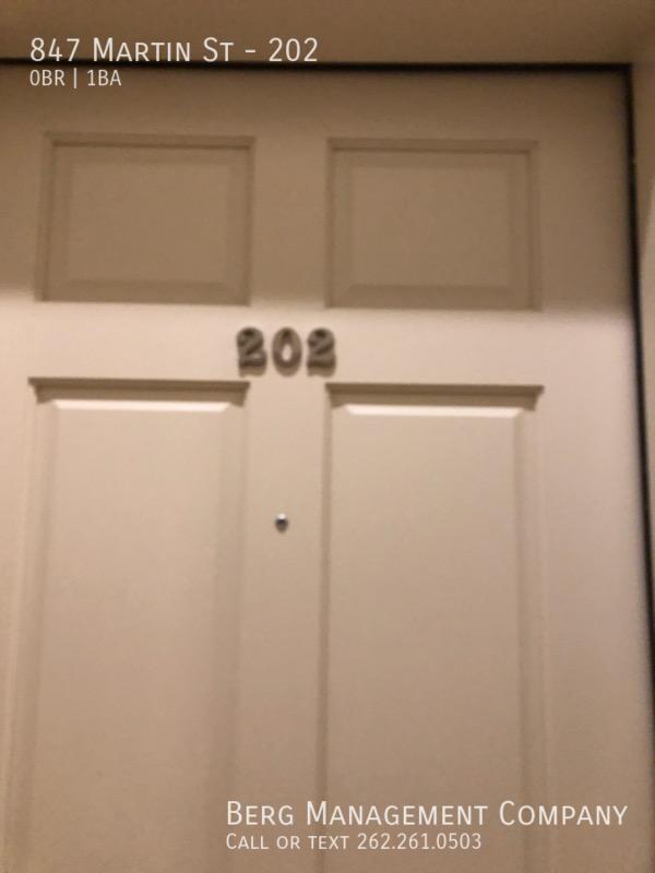 Building Photo - 847 Martin St