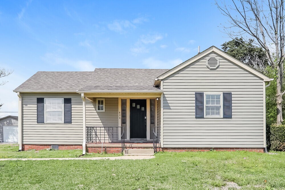 Building Photo - 624 9th Ave