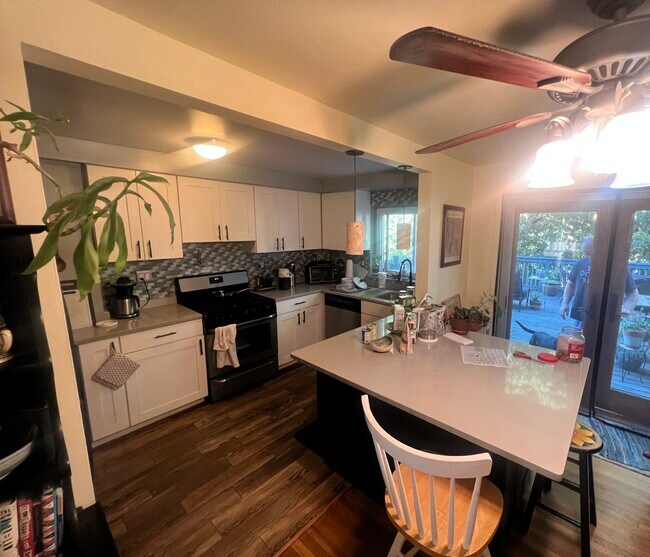 Kitchen & Dining Room Area (Deck Doors) - 5412 Hermit Ter