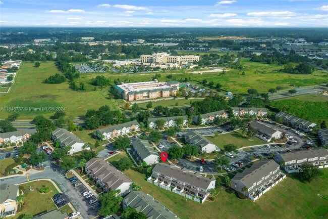 Building Photo - 4481 SW 49th Ave