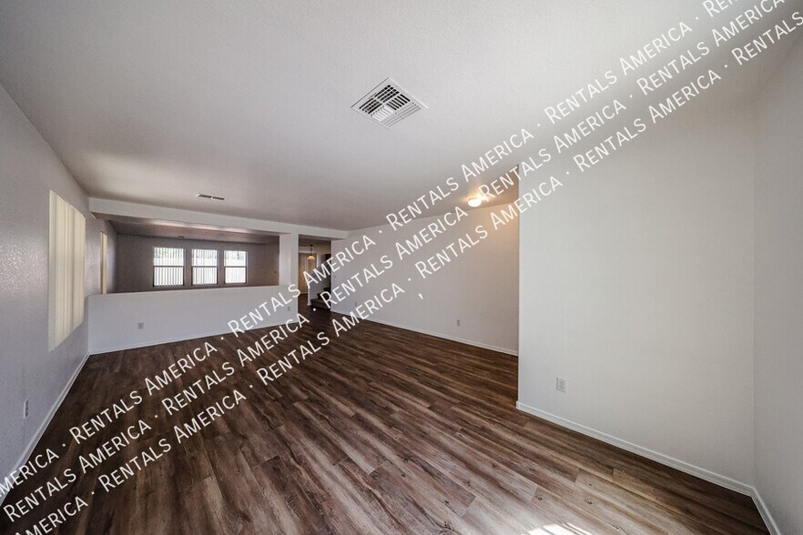 Building Photo - 9410 W Virginia Ave