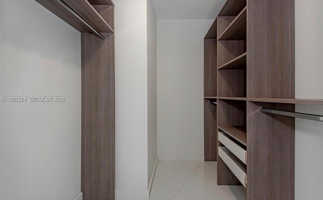 Building Photo - 851 NE 1st Ave