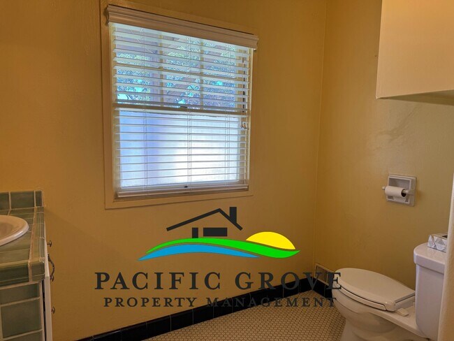 Building Photo - Delightful 3-Bedroom, 2 bath home in Pacif...