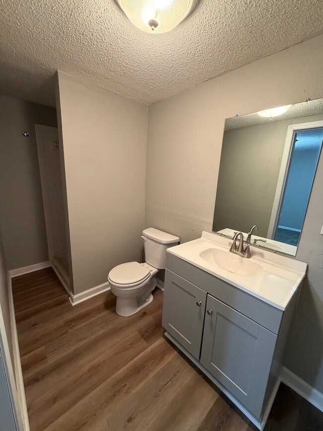 Building Photo - 1428 Grandview Dr