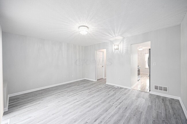 Building Photo - 97 Tarryton Ct W