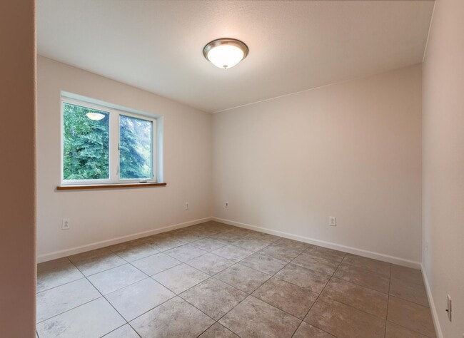 Building Photo - 3 Bed 2.5 Bath Home in the Hills