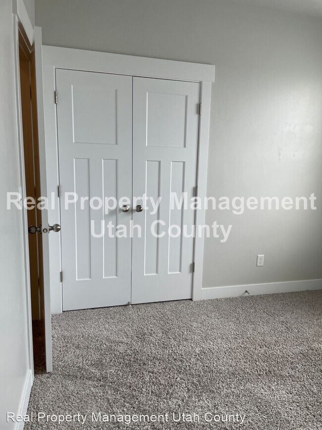 Building Photo - 3 br, 2 bath House - 3694 W 1800 N #V303