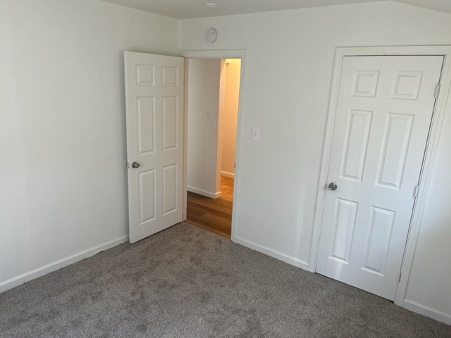 Building Photo - House:  3 Bedroom / 1 Bathroom - North Highlands