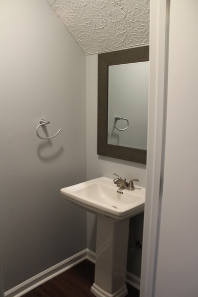 Building Photo - 703 Fall St