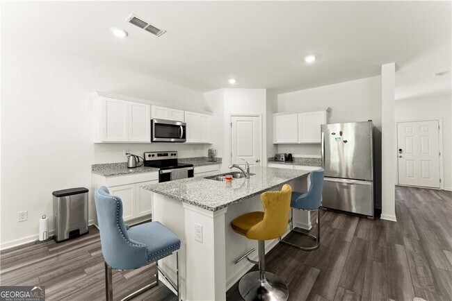 Building Photo - 157 Colbury St