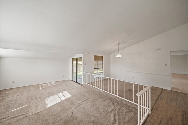 Building Photo - 15822 Danford Dr