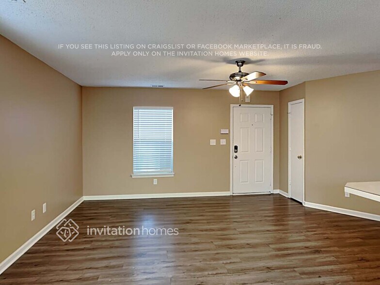 Building Photo - 3049 Parade Ln SW