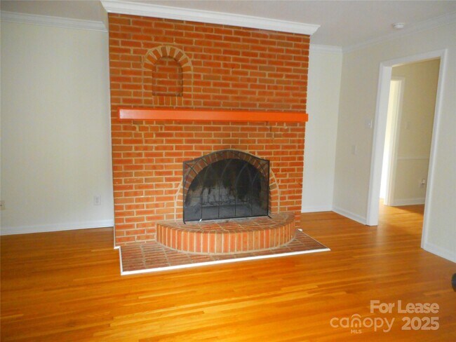 Building Photo - 8917 Nottoway Dr