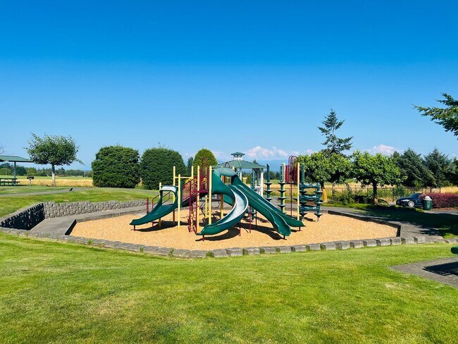 Building Photo - 4 Bedroom 2.5 Bathroom Home w/ Garage In Ferndale!