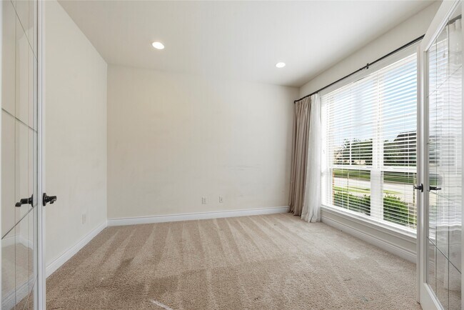 Building Photo - 20323 Mary Point Ln