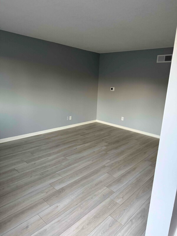 Building Photo - 2501 Nottingham Way