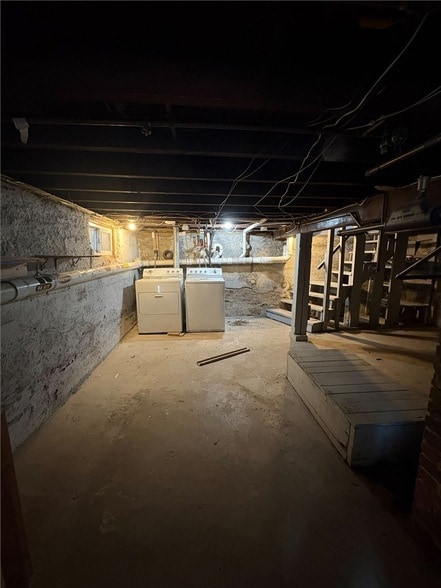 Building Photo - 39 Mawney Ave