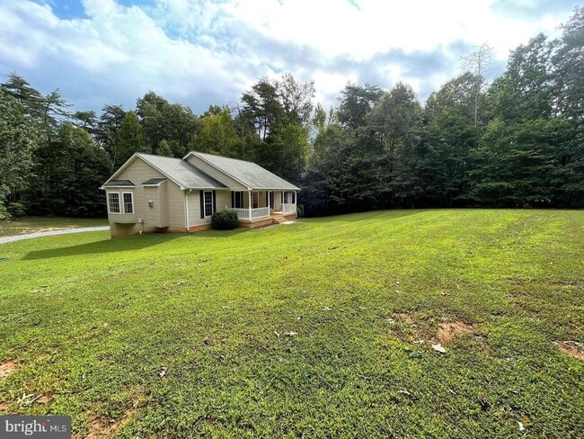 Building Photo - 2323 Valentine Dr