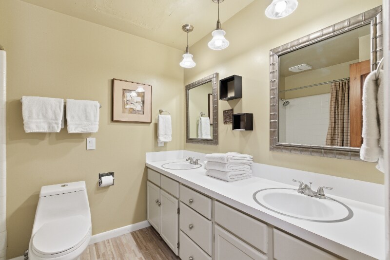 Building Photo - 8682 Alpen Cir