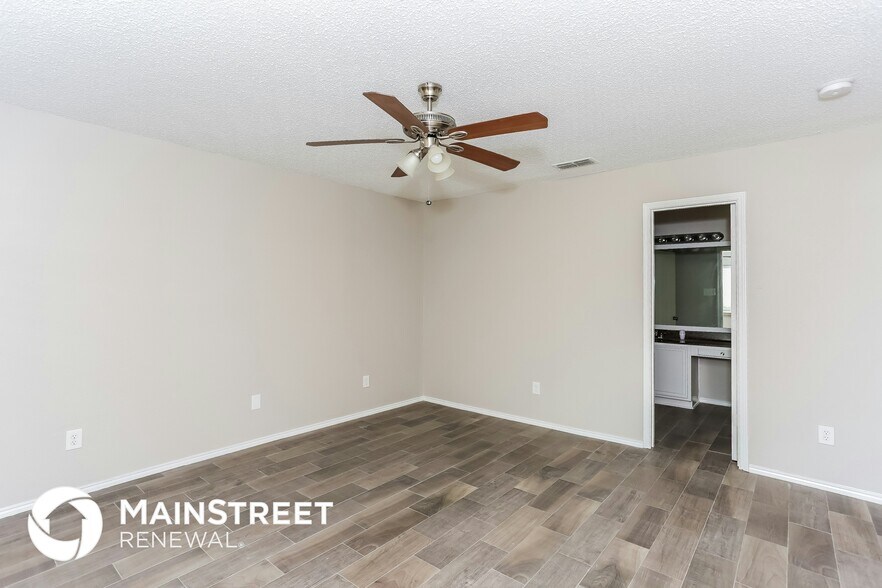 Building Photo - 5725 Northfield Dr