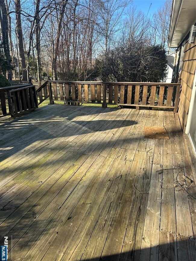 Building Photo - 24 Drake Ln