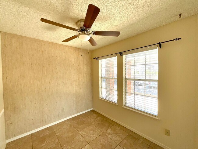 Building Photo - Move-In Ready 2BD/2BA with Fireplace, In-Unit Laundry & Community Pool!