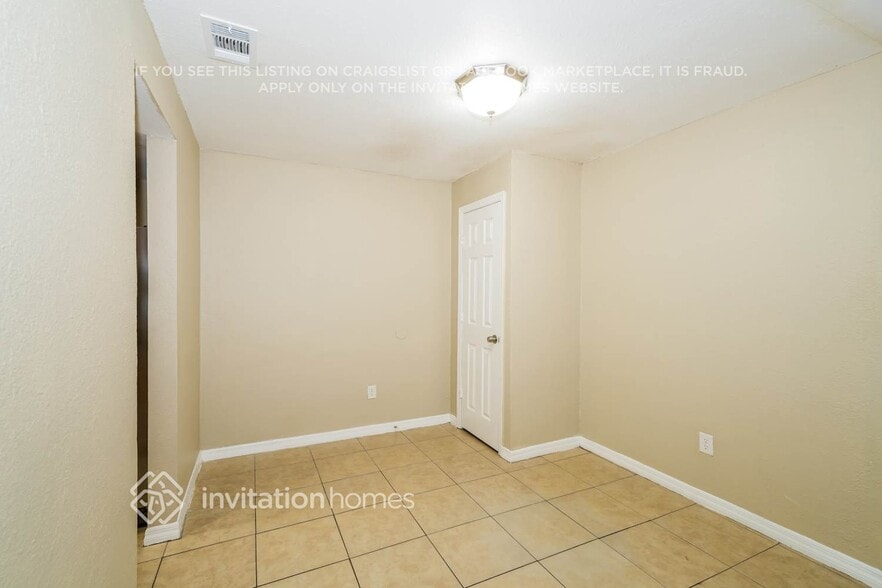 Building Photo - 2925 E 148th Ave