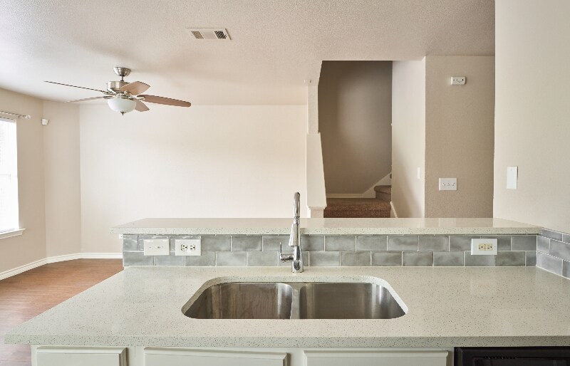 Building Photo - 1582 Parkfield Cir
