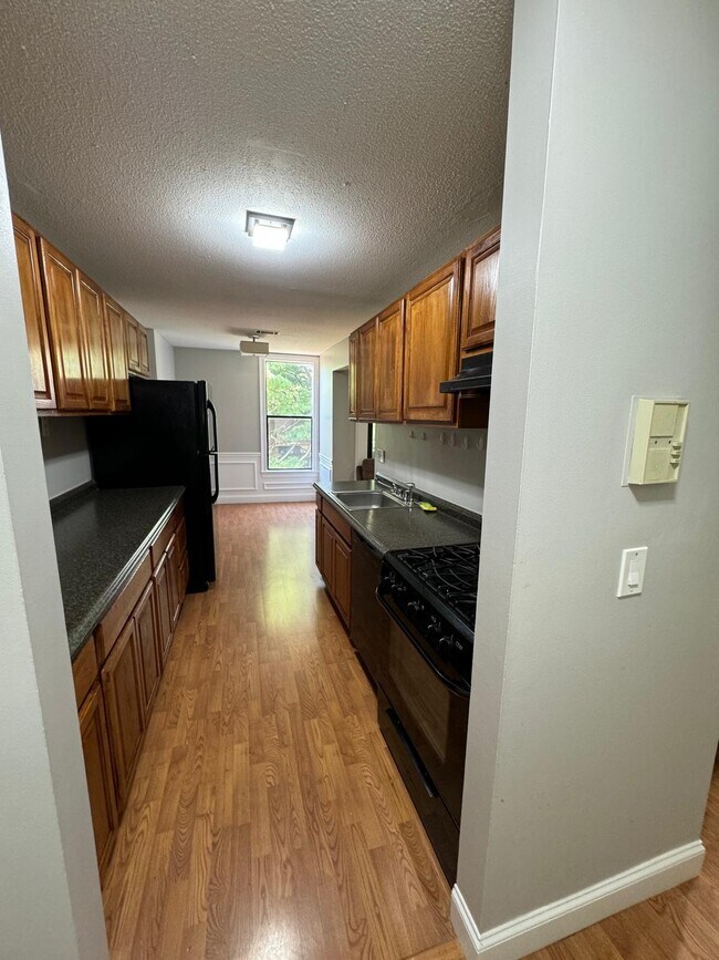 Building Photo - 38K Shrewsbury Green Dr