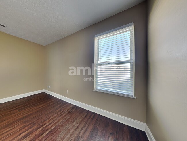 Building Photo - 7184 Franklin Madison Rd