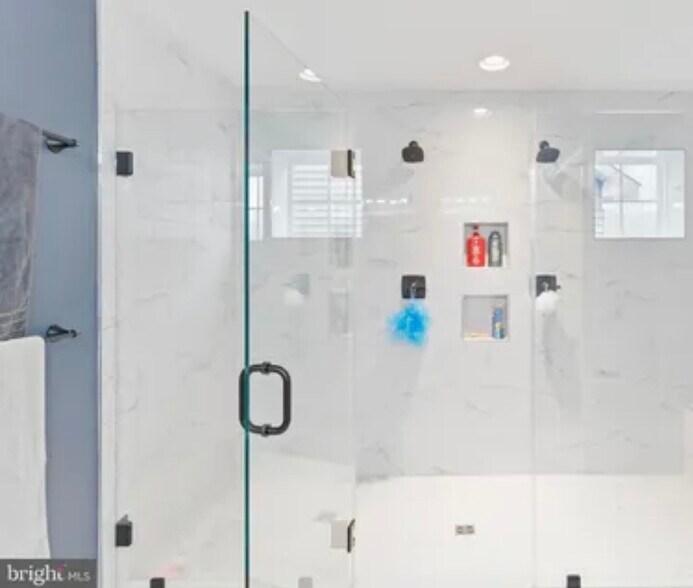 Building Photo - 10910 Meridian Hill Way