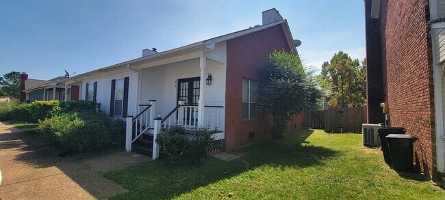 Primary Photo - 22 River Run Dr