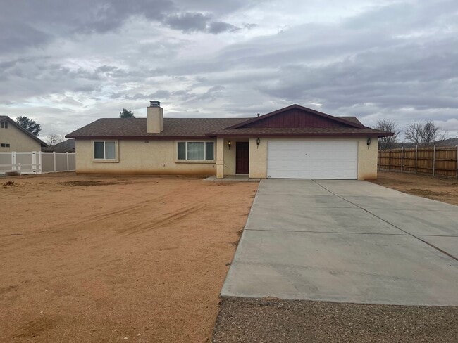 Primary Photo - Apple Valley Home- 3 Bedrooms, 2 Bathrooms...