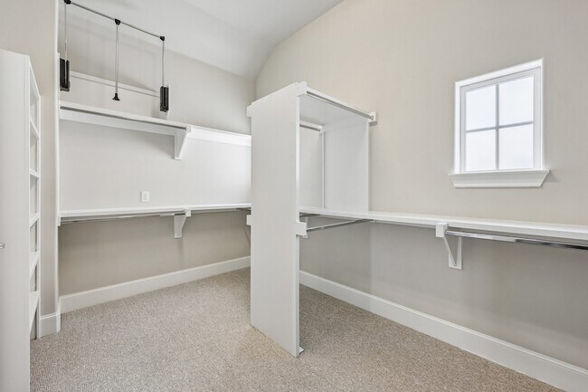 Building Photo - 708 Wooster Ln