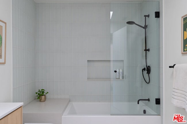 Building Photo - 5265 Dahlia Dr