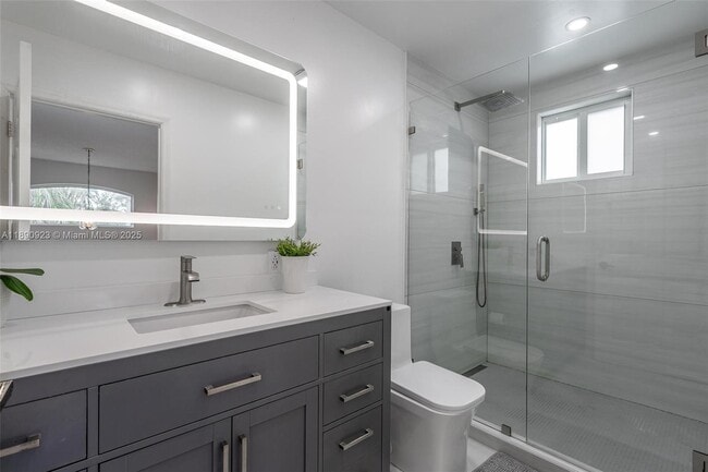 Building Photo - 925 Briar Ridge Rd