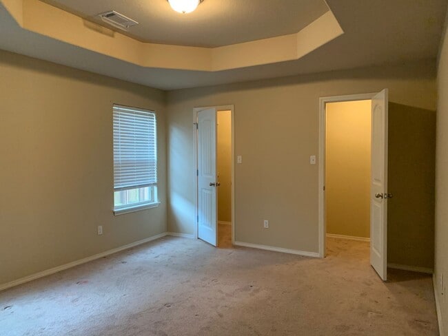 Building Photo - Beautiful Brick 3 Bed 2 Bath for Rent in F...