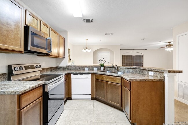 Building Photo - 7323 Snowden Rd