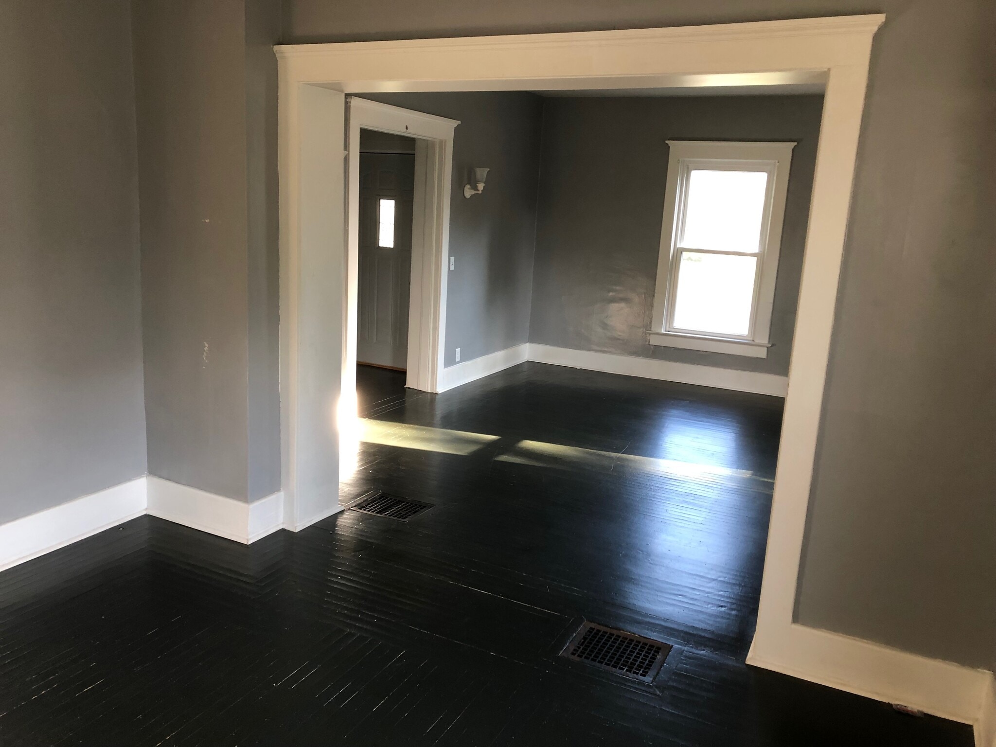 living rooms - 324 W Lima St