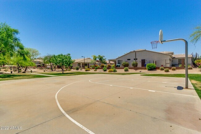 Building Photo - Lovely 4Bedroom/2Bath in the Heart of Chandler