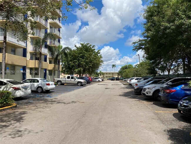 Building Photo - 4550 NW 9th St