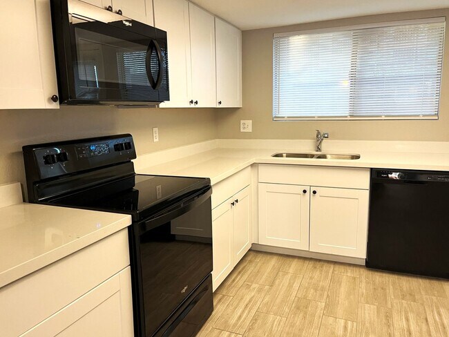 Building Photo - 3352 W Harmont Dr