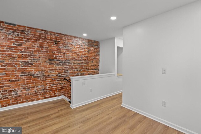 Building Photo - 5222 Kershaw St
