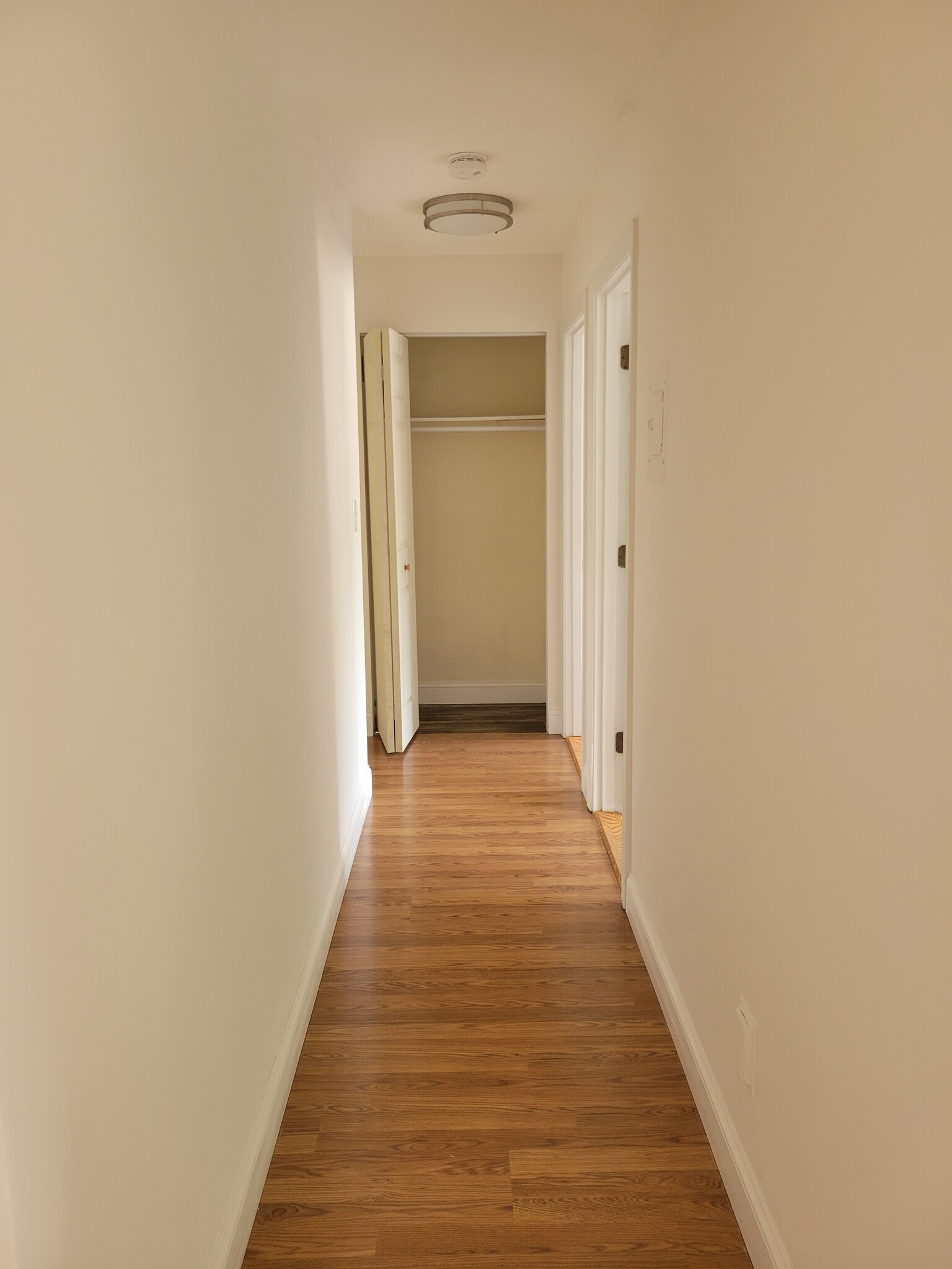 Building Photo - 1 Greenbriar Dr